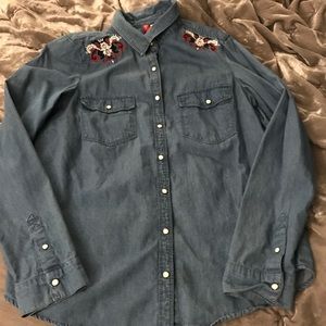 H&M blue denim button up shirt